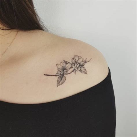 tatuajes para mujeres en el pecho y su significado|Tatuaje Pecho Mujer Significado